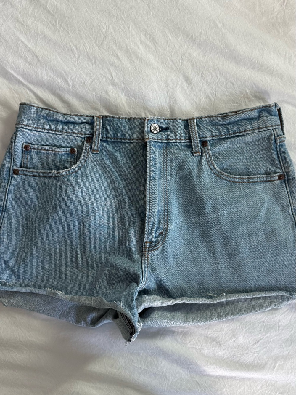 Abercrombie “The Mom” short high rise denim shorts